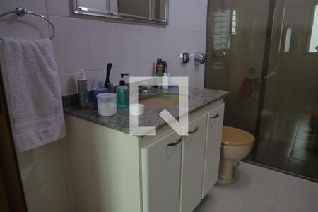 Casa à venda com 312m², 3 quartos e 2 vagasBanheiro da Suíte 2