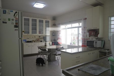 Casa à venda com 312m², 3 quartos e 2 vagasCozinha