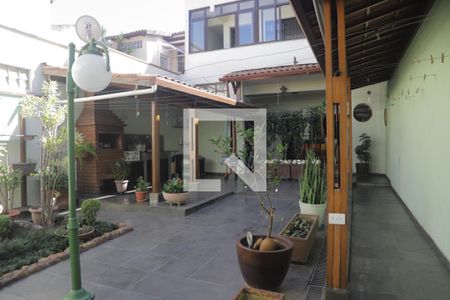 Casa à venda com 312m², 3 quartos e 2 vagasQuintal