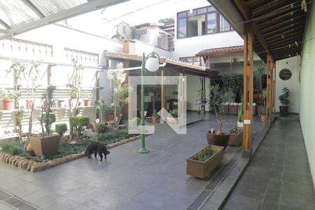 Casa à venda com 312m², 3 quartos e 2 vagasQuintal