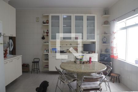 Casa à venda com 312m², 3 quartos e 2 vagasCozinha