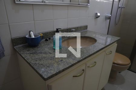 Casa à venda com 312m², 3 quartos e 2 vagasBanheiro da Suíte 1