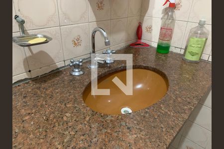 Casa à venda com 176m², 3 quartos e 2 vagasBanheiro