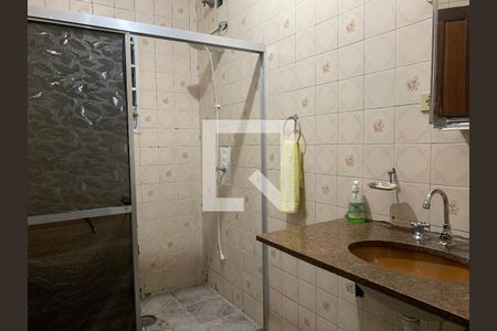 Casa à venda com 176m², 3 quartos e 2 vagasBanheiro