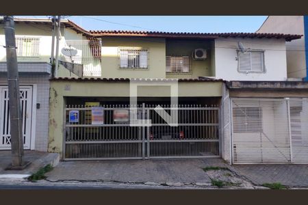 Casa à venda com 220m², 3 quartos e 2 vagasFachada