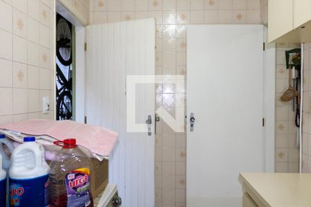 Casa à venda com 220m², 3 quartos e 2 vagasÁrea de Serviço