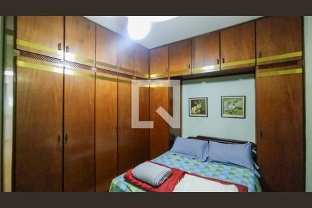 Casa à venda com 220m², 3 quartos e 2 vagasSuíte