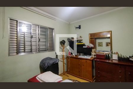 Casa à venda com 220m², 3 quartos e 2 vagasSuíte