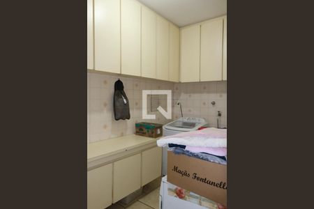 Casa à venda com 220m², 3 quartos e 2 vagasÁrea de Serviço