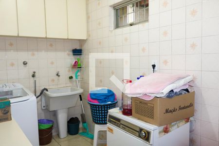 Casa à venda com 220m², 3 quartos e 2 vagasÁrea de Serviço