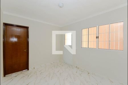 Sala de casa para alugar com 4 quartos, 240m² em Jardim Jovaia, Guarulhos