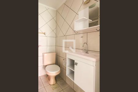Banheiro de apartamento para alugar com 1 quarto, 47m² em Jardim Leopoldina, Porto Alegre