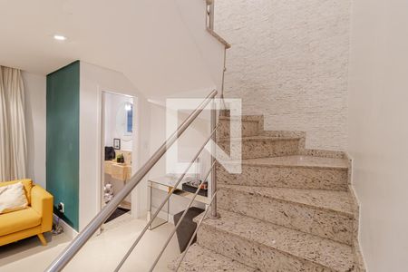 Escadas de casa à venda com 3 quartos, 119m² em Jardim da Saúde, São Paulo
