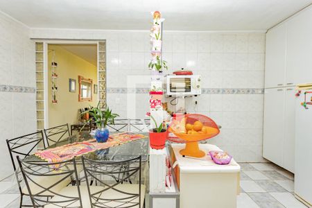 Casa à venda com 165m², 3 quartos e 2 vagasCozinha