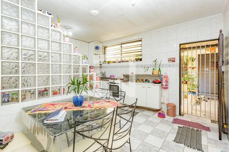 Casa à venda com 165m², 3 quartos e 2 vagasCozinha