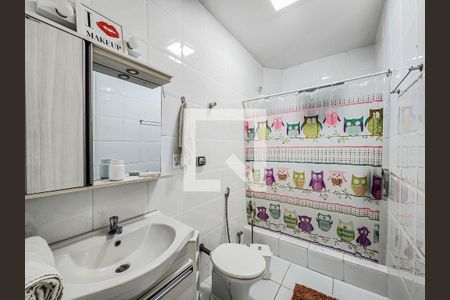 Banheiro de apartamento para alugar com 1 quarto, 80m² em Gonzaga, Santos