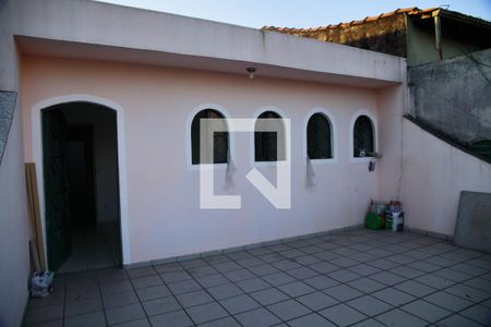 Casa para alugar com 75m², 2 quartos e sem vagaQuintal/varanda