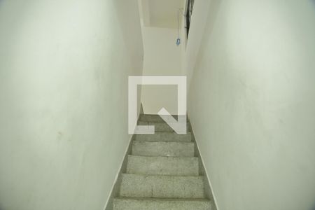 Casa para alugar com 75m², 2 quartos e sem vagaEscada Acesso