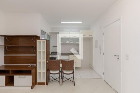 Sala/ Cozinha de apartamento para alugar com 1 quarto, 37m² em Cidade Monções, São Paulo