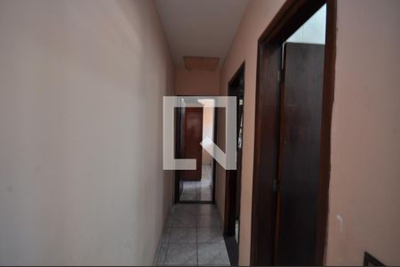 Casa à venda com 100m², 3 quartos e 2 vagasCorredor