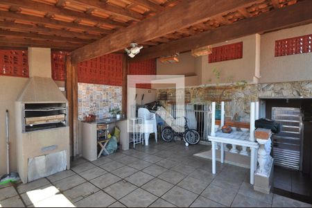 Casa à venda com 100m², 3 quartos e 2 vagasChurrasqueira