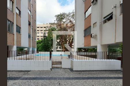 Apartamento à venda com 250m², 3 quartos e 2 vagasÁrea comum - Piscina