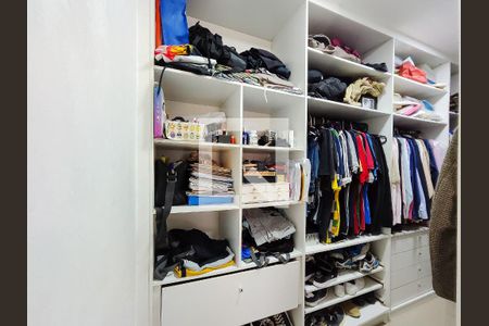 Apartamento à venda com 250m², 3 quartos e 2 vagasCloset da suíte 1
