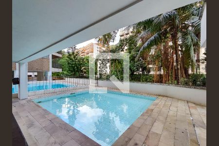 Apartamento à venda com 250m², 3 quartos e 2 vagasÁrea comum - Piscina