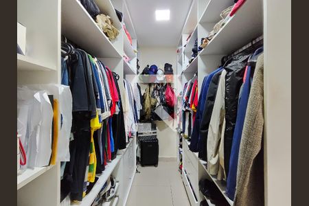 Apartamento à venda com 250m², 3 quartos e 2 vagasCloset da suíte 1