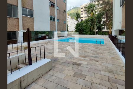 Apartamento à venda com 250m², 3 quartos e 2 vagasÁrea comum - Piscina