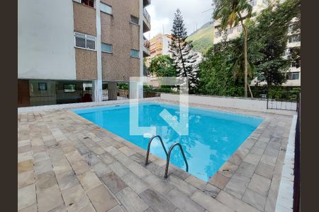 Apartamento à venda com 250m², 3 quartos e 2 vagasÁrea comum - Piscina