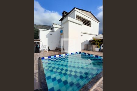 Apartamento à venda com 250m², 3 quartos e 2 vagasPiscina