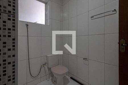 banheiro social_2 de casa para alugar com 1 quarto, 50m² em Jardim Patente, São Paulo
