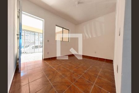 Sala de casa para alugar com 2 quartos, 80m² em Jardim Peri, São Paulo