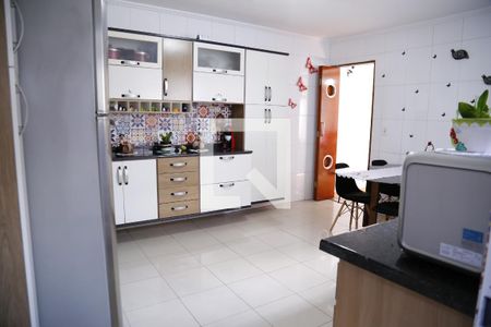 Casa à venda com 180m², 3 quartos e 2 vagasCozinha