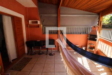 Casa à venda com 120m², 3 quartos e 2 vagasQuarto 2 - Varanda