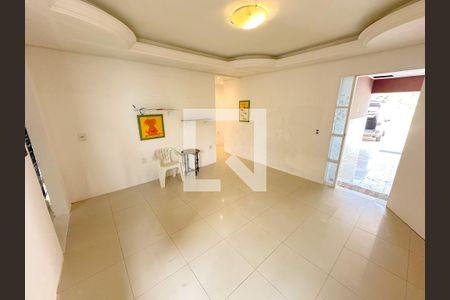 Sala de TV de casa para alugar com 3 quartos, 156m² em São João do Rio Vermelho, Florianópolis