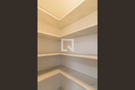 Apartamento para alugar com 200m², 4 quartos e 3 vagas Apartamento para alugar com 200m², 4 quartos e 3 vagasDespensa