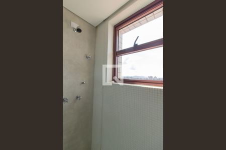 Apartamento para alugar com 200m², 4 quartos e 3 vagas Apartamento para alugar com 200m², 4 quartos e 3 vagasBanheiro da Suíte 2