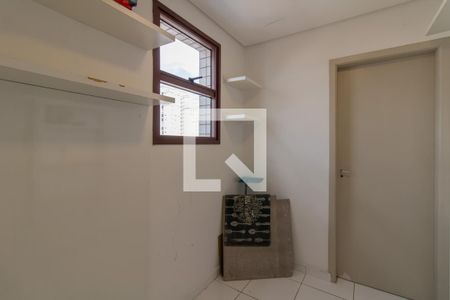Apartamento para alugar com 200m², 4 quartos e 3 vagas Apartamento para alugar com 200m², 4 quartos e 3 vagasQuarto de Seriço