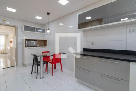Apartamento para alugar com 200m², 4 quartos e 3 vagas Apartamento para alugar com 200m², 4 quartos e 3 vagasCozinha