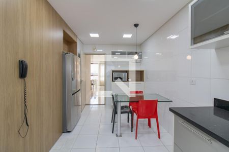 Apartamento para alugar com 200m², 4 quartos e 3 vagas Apartamento para alugar com 200m², 4 quartos e 3 vagasCozinha