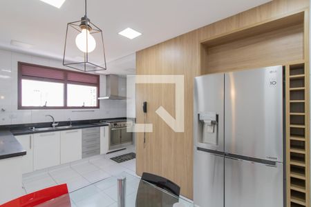 Apartamento para alugar com 200m², 4 quartos e 3 vagas Apartamento para alugar com 200m², 4 quartos e 3 vagasCozinha