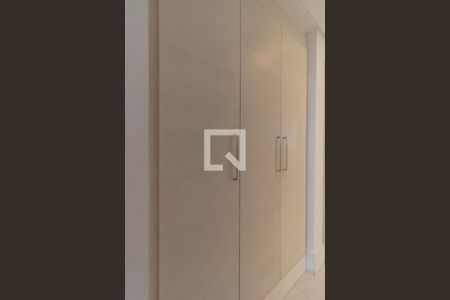 Apartamento para alugar com 200m², 4 quartos e 3 vagas Apartamento para alugar com 200m², 4 quartos e 3 vagasCorredor