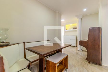 Corredor de apartamento para alugar com 3 quartos, 137m² em Santa Cecília, São Paulo