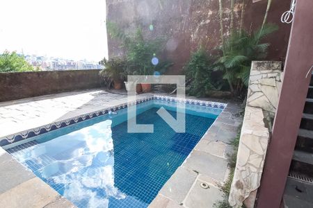 Casa à venda com 290m², 4 quartos e 2 vagasPiscina
