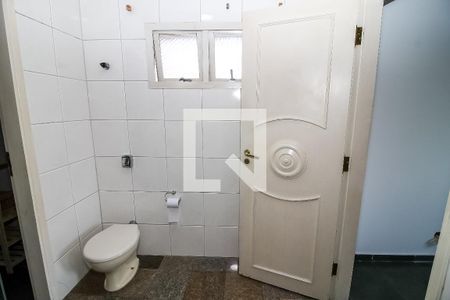 Casa à venda com 290m², 4 quartos e 2 vagasBanheiro da Suíte