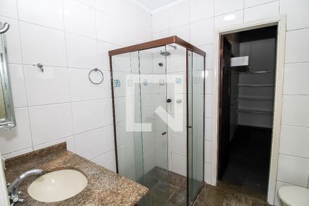 Casa à venda com 290m², 4 quartos e 2 vagasBanheiro da Suíte