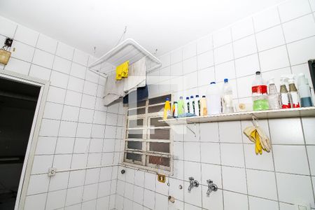 Casa à venda com 290m², 4 quartos e 2 vagasLavanderia