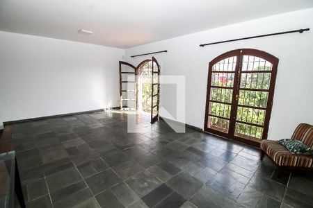 Casa à venda com 290m², 4 quartos e 2 vagasSalão